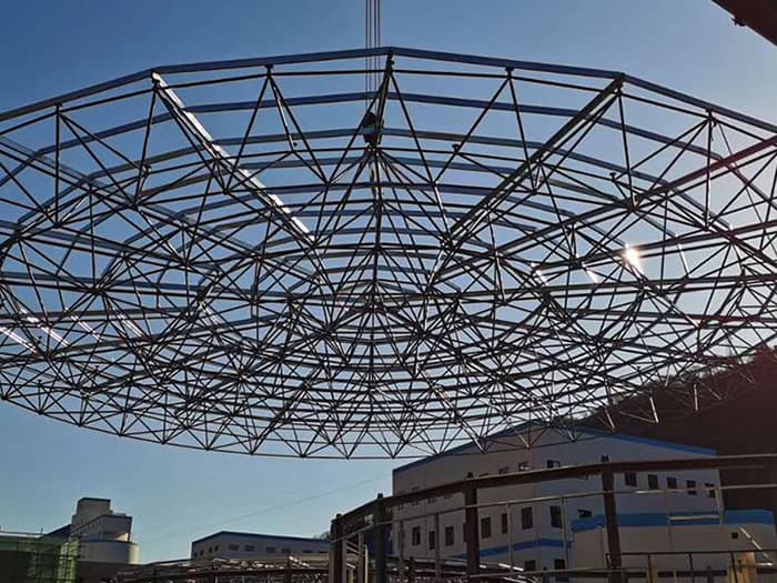 宝山螺栓球网架工程施工现场