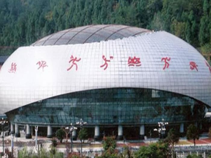 宝山体育中心球形网架加工安装